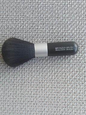 Bronzer Brush - Black Handle